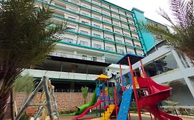 Hotel Gren Alia Tugu Tani